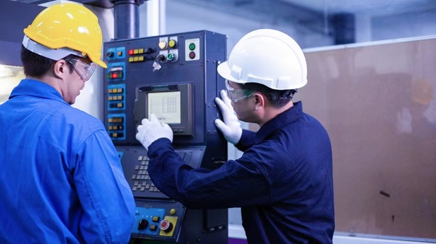 Operator training and technical support for XIRO electric servo press machinery