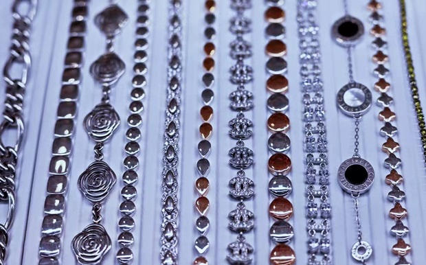 XIRO press machinery applications for jewelry metal forming, coining, and decorative pattern creation